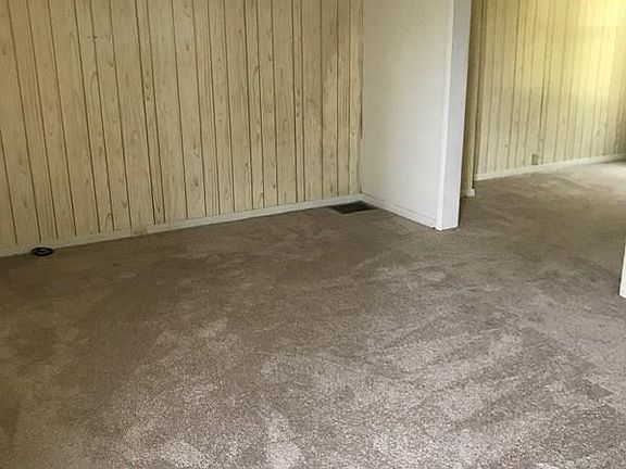 5th image of 354 E Center St
