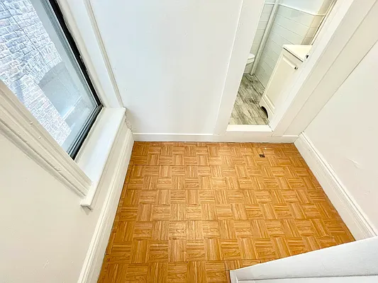 Rented by HOLTON REAL ESTATE INC. | media 14