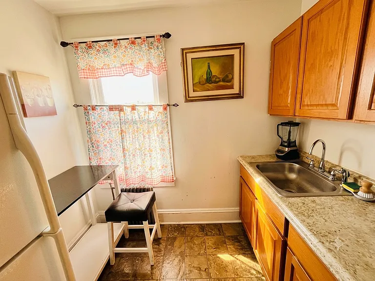 63 Benson St #2 — Photo 5