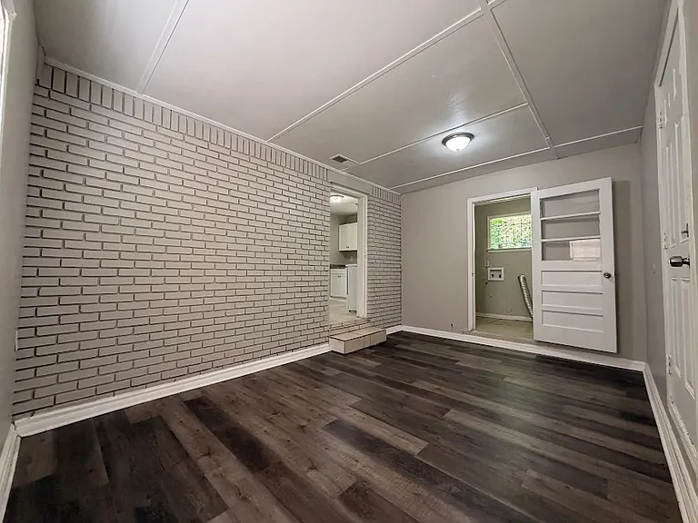 2524 Habersham Dr — Photo 3