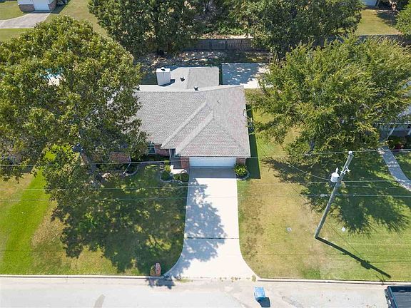 3rd image of 1113 Acapulco Ln