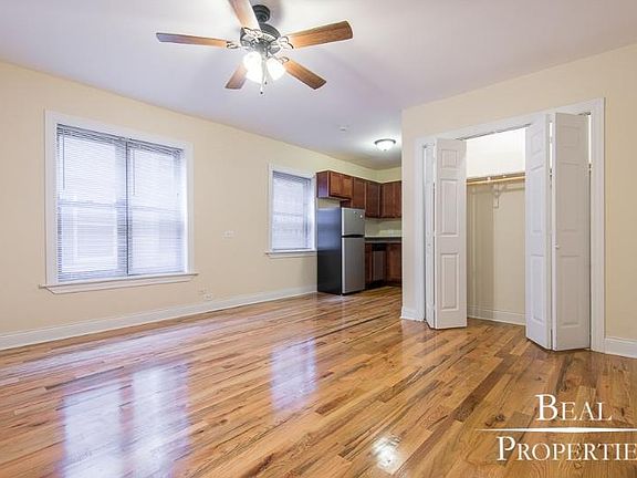 2nd image of 815 W Cornelia Ave #205