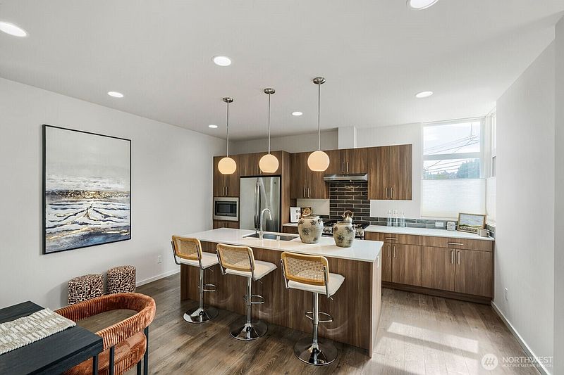 3rd image of 4224 6th Avenue NW