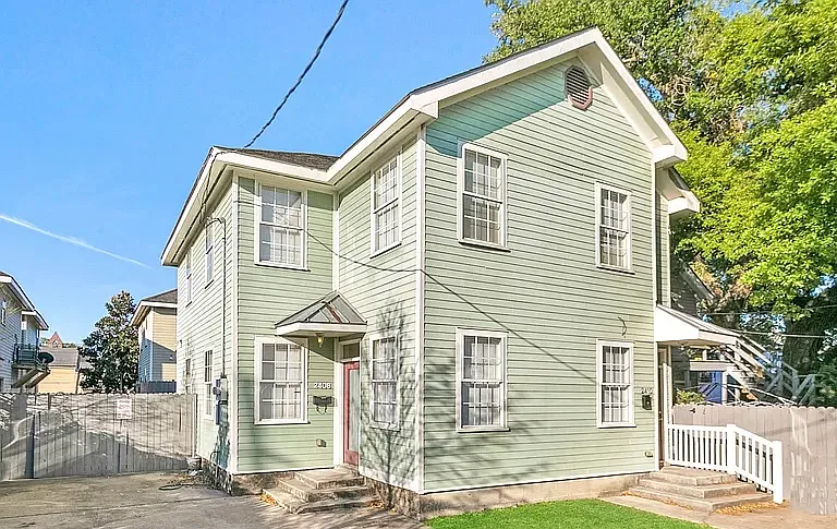 2408 Oak Pl — Photo 1