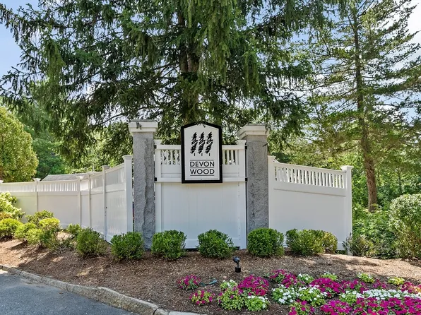 75 Bradford Commons Ln, Braintree, MA 02184