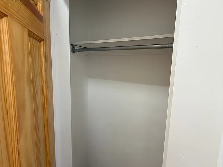 22-11 Crescent St #2 — Photo 10