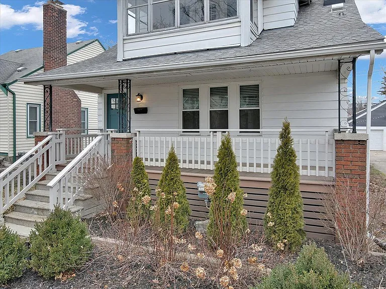 271 E Woodland St — Photo 51
