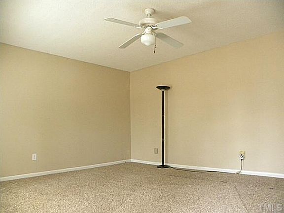 3rd image of 400 Laurel Dr