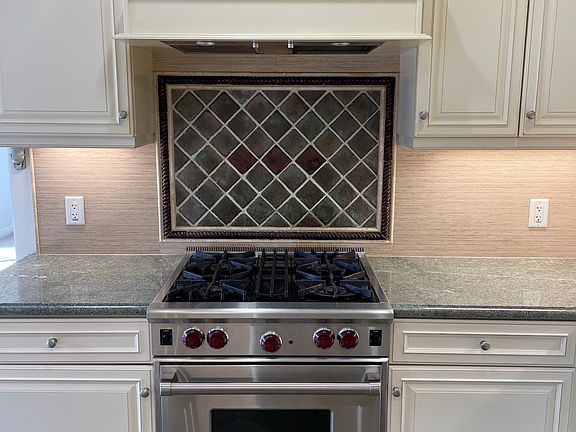 5th image of 401 Bernard St Unit 218