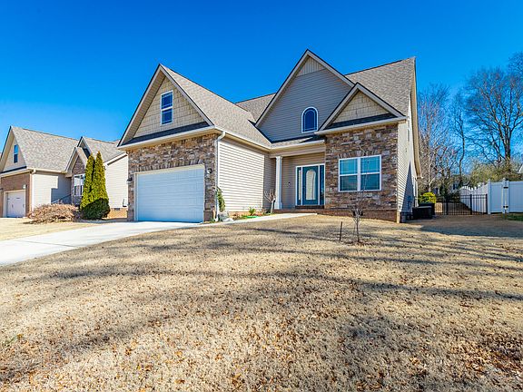 2nd image of 958 Dodie Dr