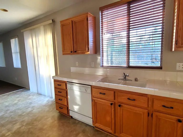 144 Adelia Way — Photo 4