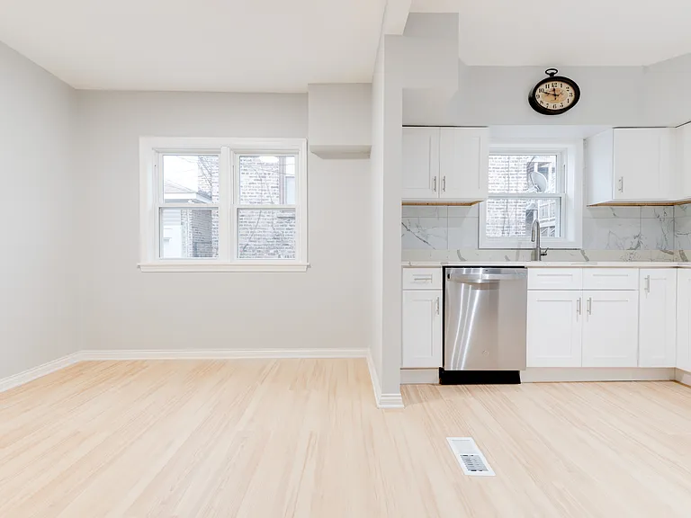 2625 S Union Ave — Photo 8