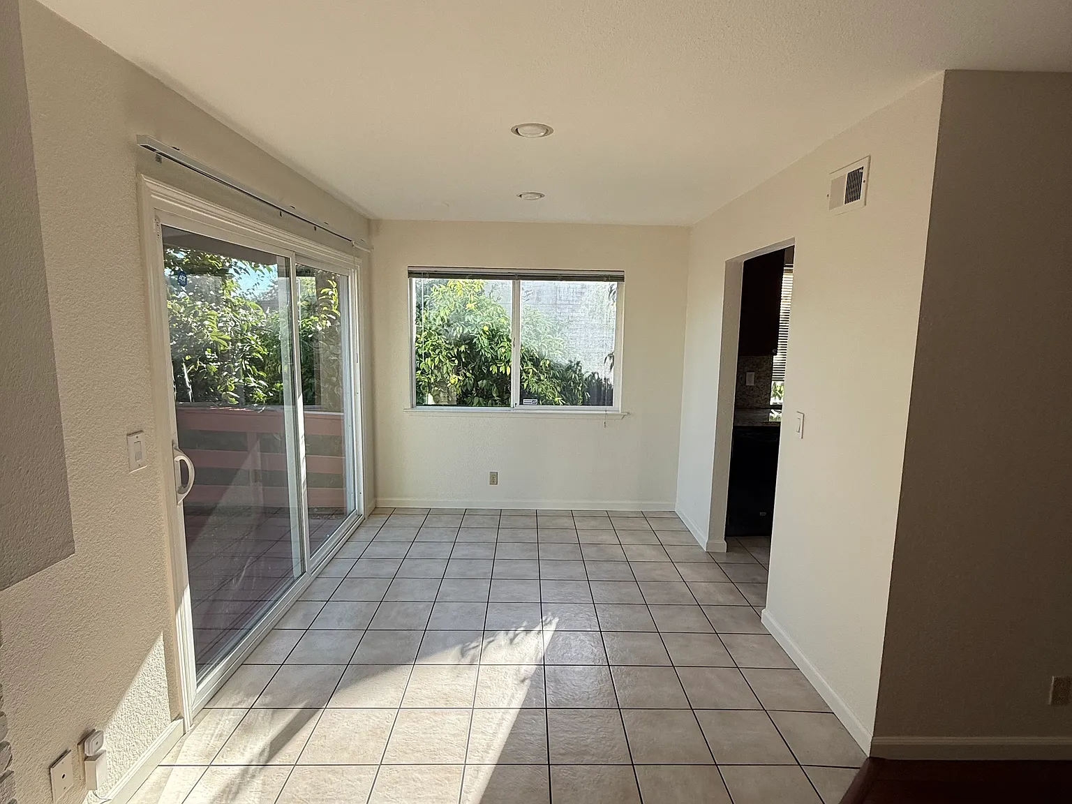 4 bed, 1556 sqft, $4,750 — Photo 4