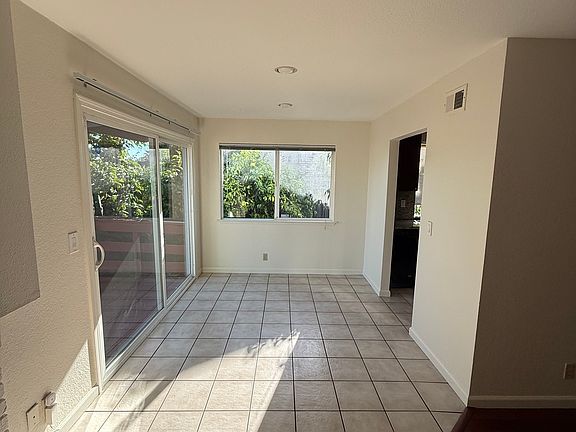 4th image of 375 Shawnee Pl
