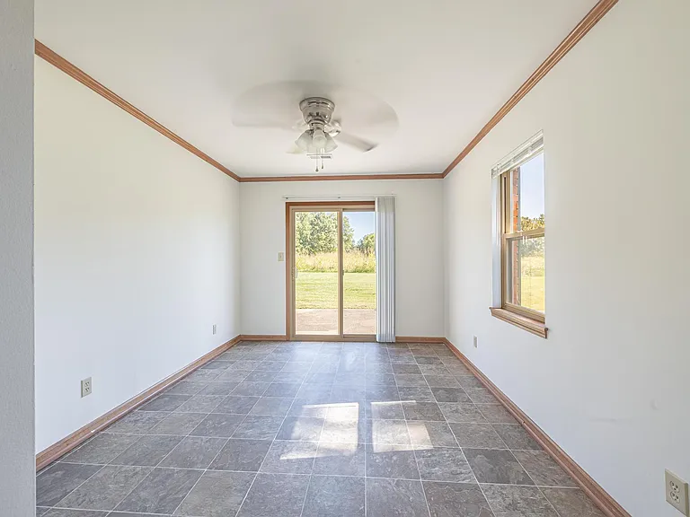 44 Arlington Ct — Photo 12