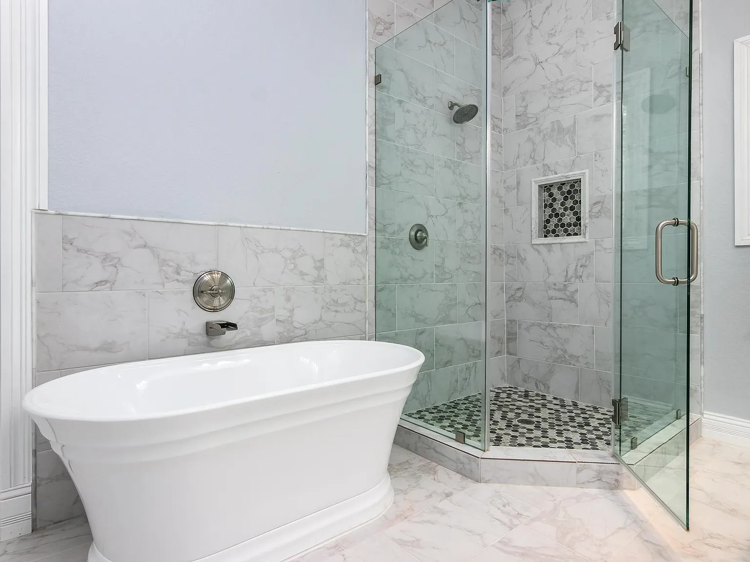 510 E Mistletoe Ave — Photo 4