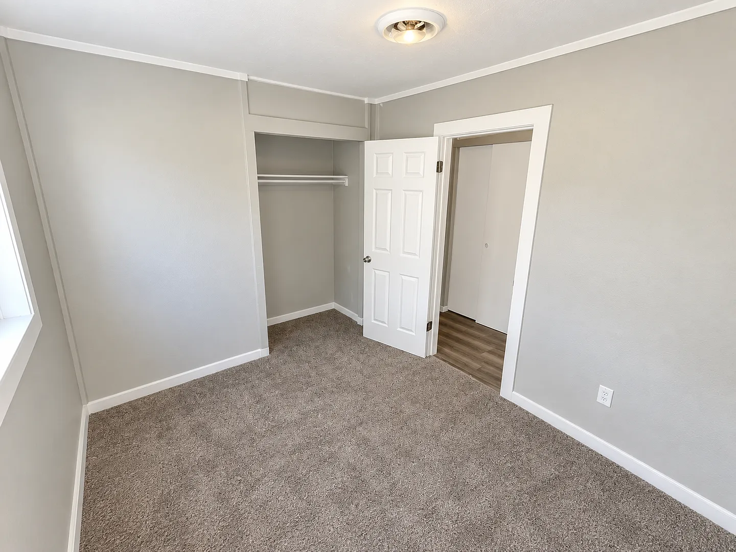 For Lease — Photo 3