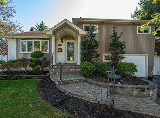 66 Thoreau Rd, North Babylon, NY 11703