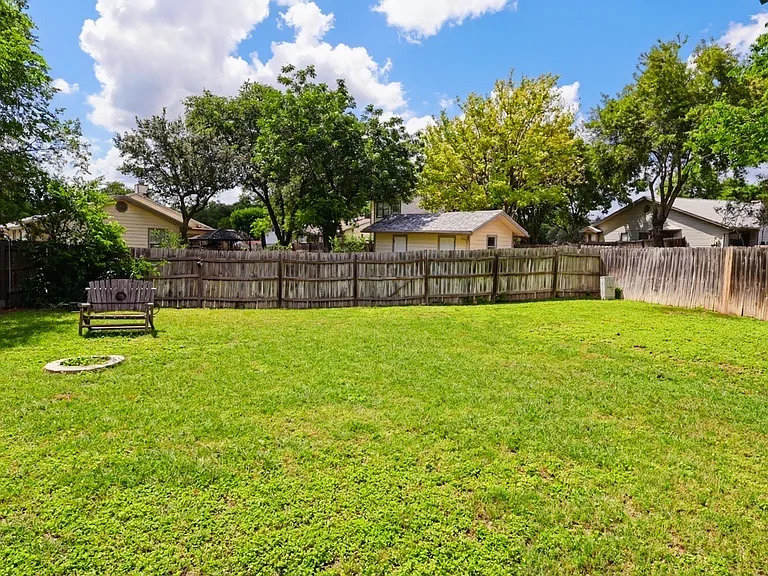 227 Burlington Dr — Photo 24