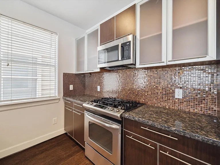 3041 Clinton Dr — Photo 13