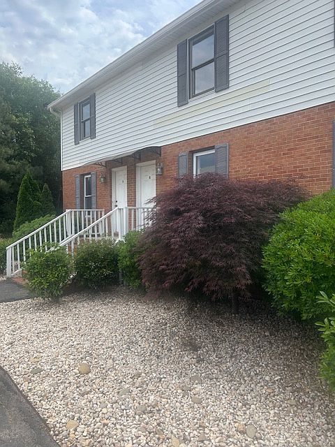 1st image of 4026 Calvary Rd