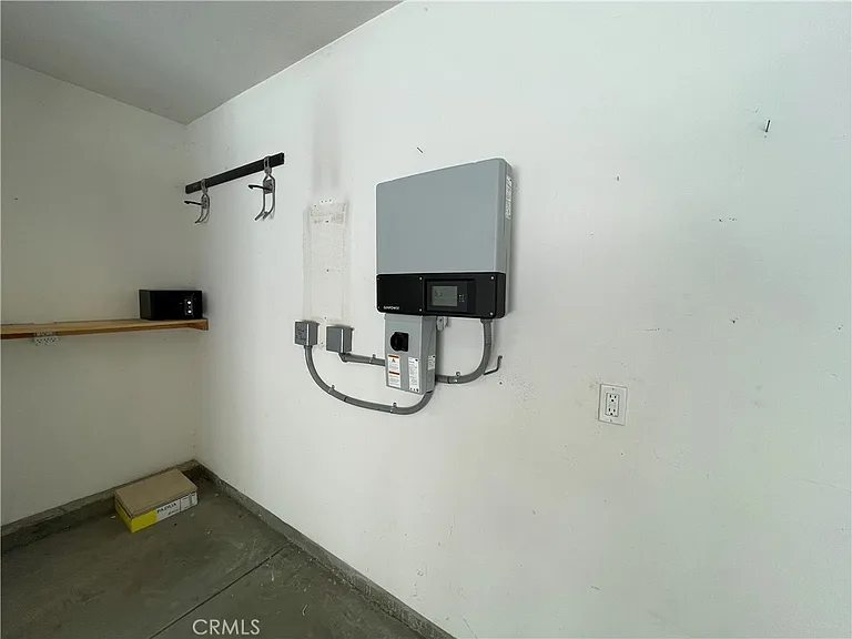501 W Maple Ave — Photo 63