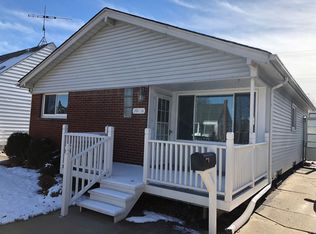 20116 Rosedale St, Saint Clair Shores, MI 48080