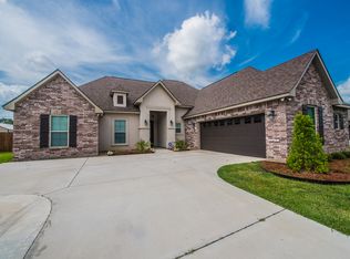 205 Hidden Ridge Dr, Lafayette, LA 70507