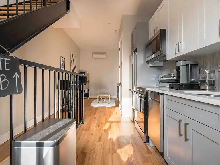 340 Devoe St #2F — Photo 3