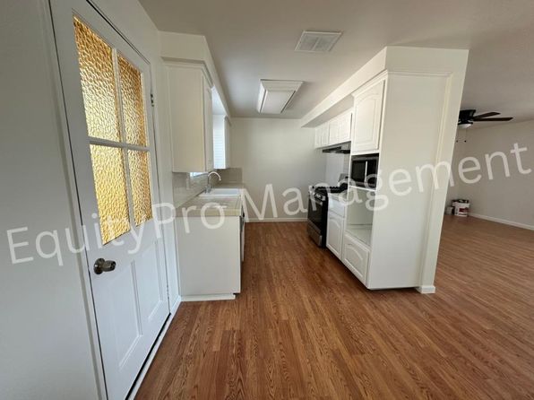 2732 Brea Blvd #D