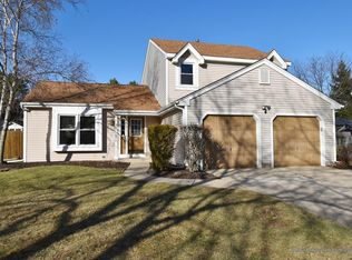 764 Covington Cir, Crystal Lake, IL 60014