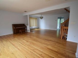 439 Grandview Pl #439, Fort Lee, NJ 07024