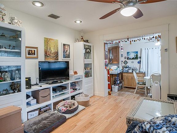 4th image of 4617 Andrus Ave