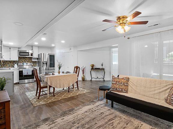 4th image of 1661 Willowbrook Dr #12
