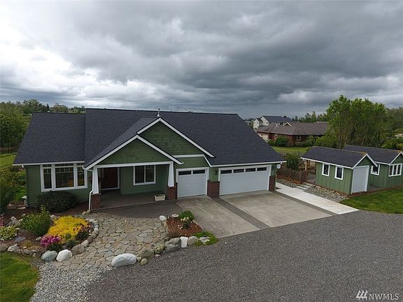 2nd image of 3230 White Swan Ln
