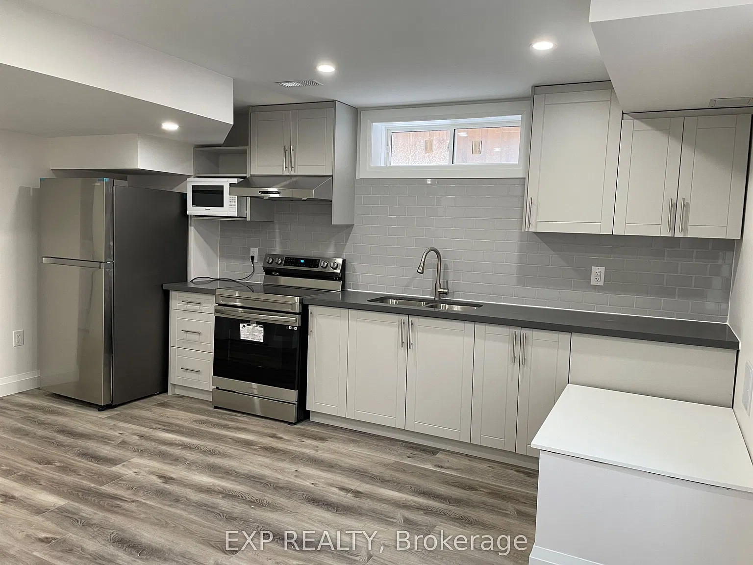 2 bed, $1,900 — Photo 2