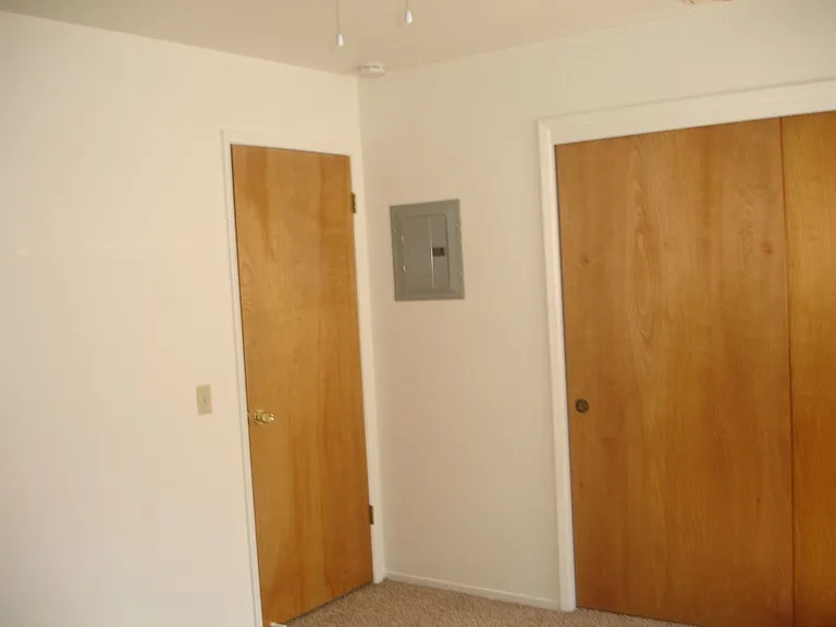 2 Lorayne Ct — Photo 7