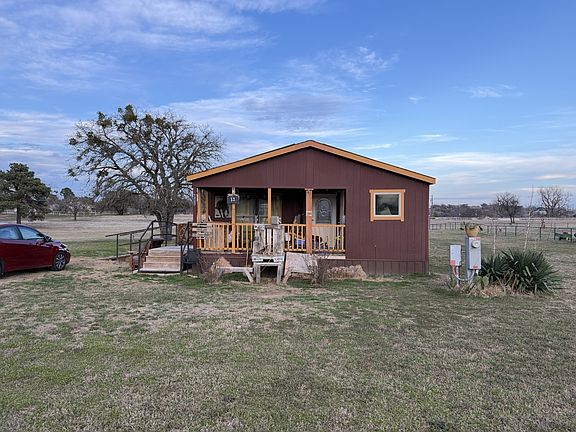 2nd image of 208 Farmhouse Rd