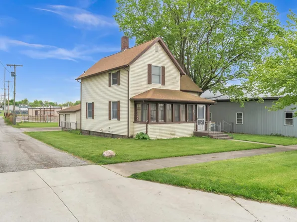 215 W Grove St, Kendallville, IN 46755