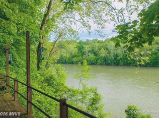 817 Avon Bend Rd, Charles Town, WV 25414