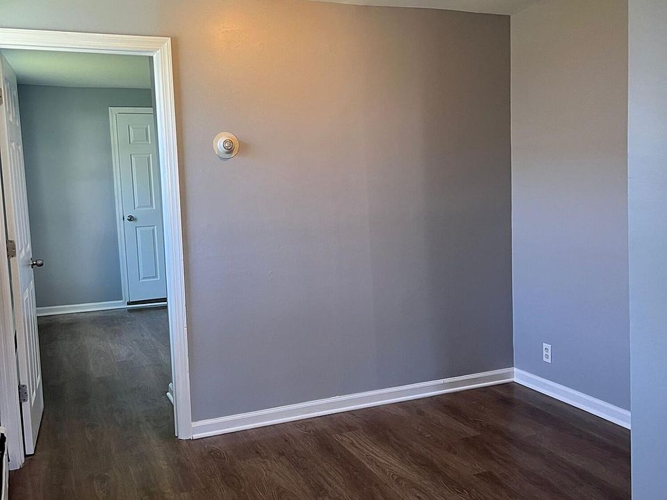 2nd image of 1306 Springwood Ave APT 1E