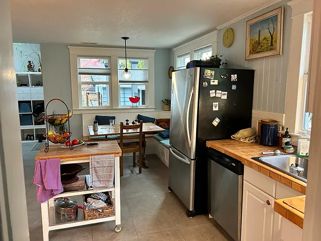 3 bed, 1850 sqft, $3,500 — Photo 2