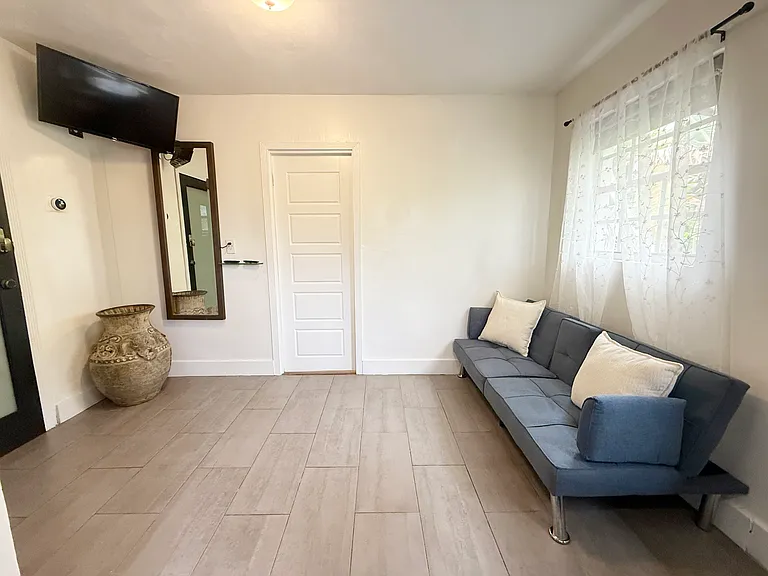 19 NW 51st St #1 — Photo 2