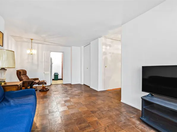 77 East 12th Street image 8 of 21