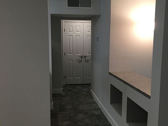 4th image of 1000 Beck St Unit 173