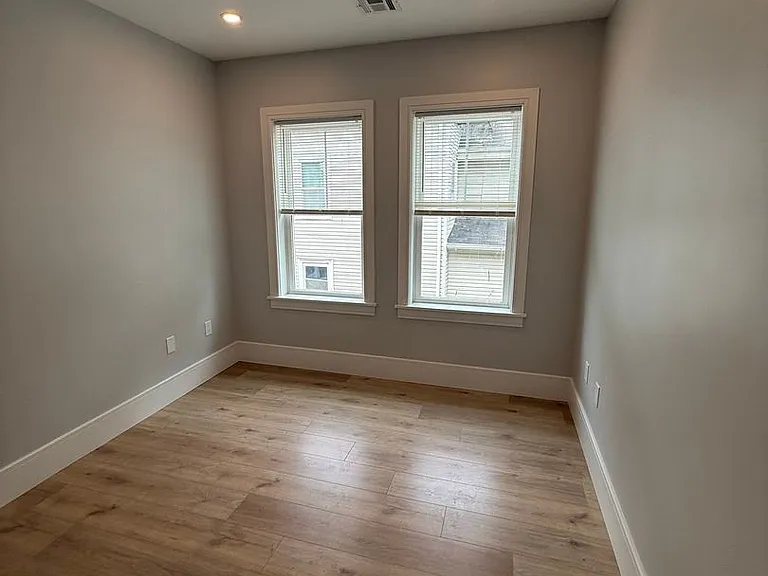 8 Holton St #3 — Photo 11
