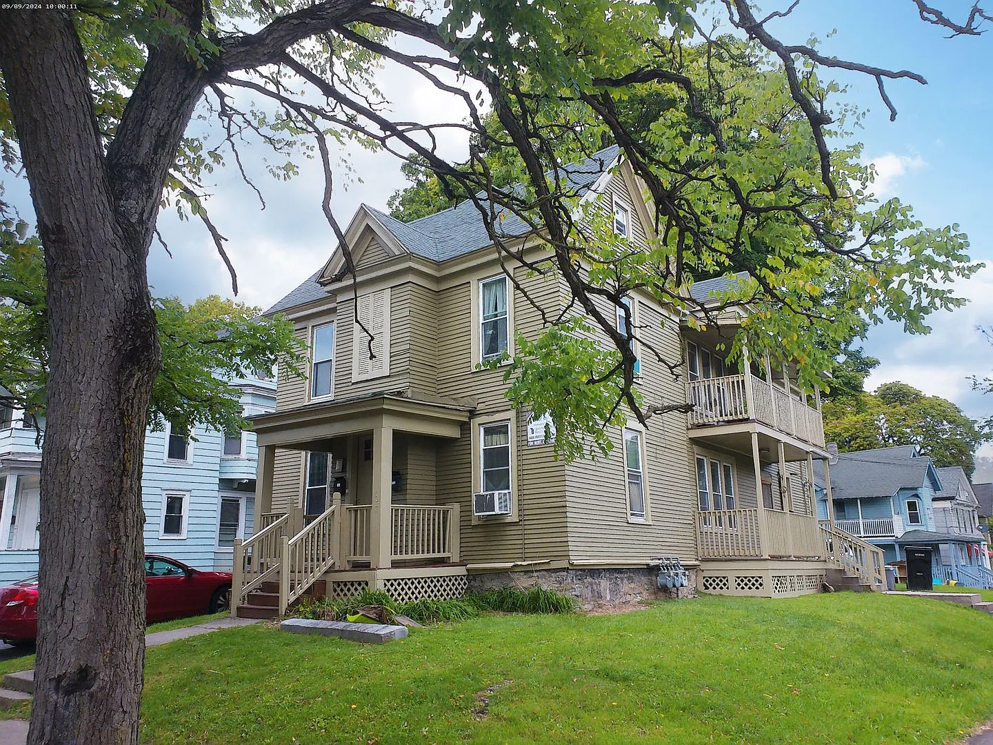 107 Dell Apt 2 - Available 7/1/27 - Charming 2 Bedroom With Spiral Staircase — Photo 3