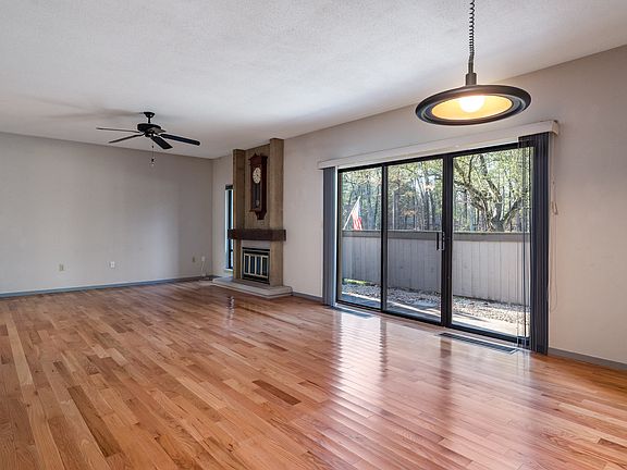 4th image of 49 Mallard Dr #49