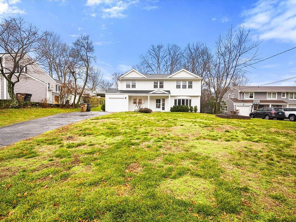 1st image of 46 Rolling Wood Dr