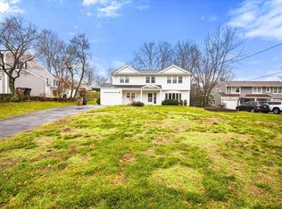 46 Rolling Wood Dr, Stamford, CT 06905